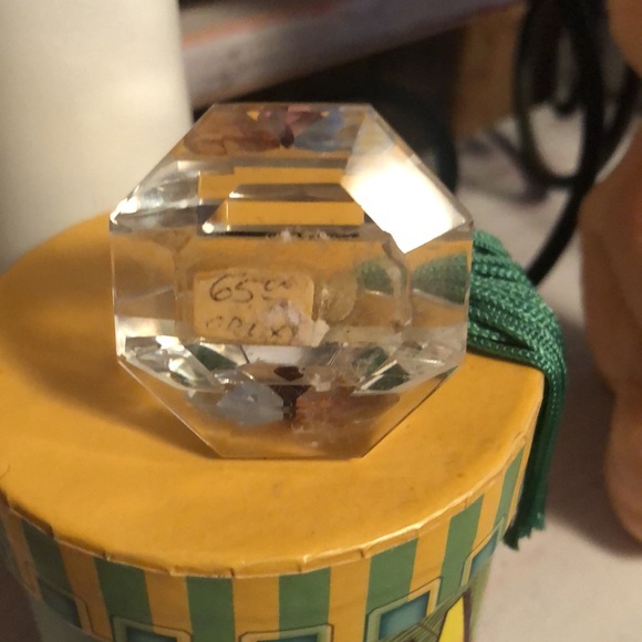 Beautiful Tiny Crystal Home Decor Item - Picture 4 of 9